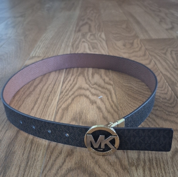 Michael Kors Black Leather Belt Classic Design - Picture 2 of 7